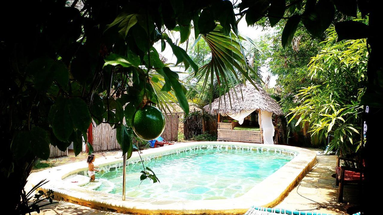 Diani Hostel 디아니 해변 외부 사진